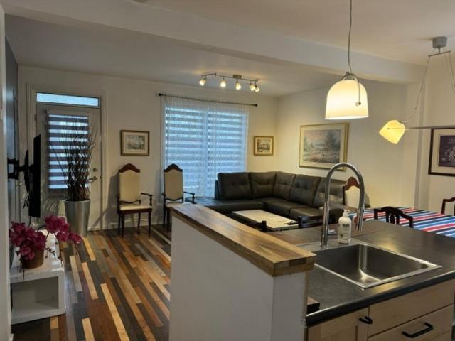 Le 2316 Apartman Saint-Hyacinthe Kültér fotó